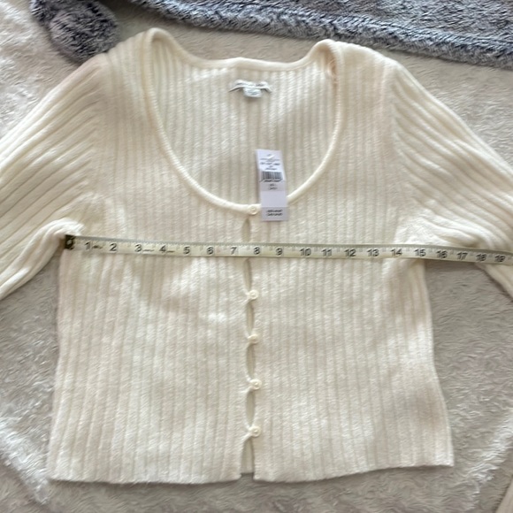 Button up cream sweater - Picture 1 of 4